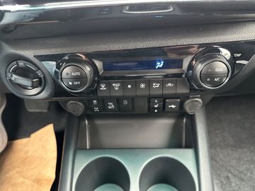 Car image 26