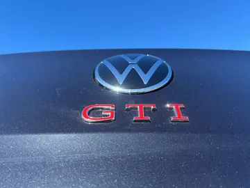 Car image 32