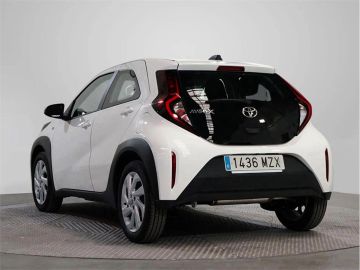 Car image 4