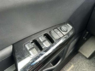 Car image 36