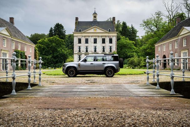 Land Rover Defender 110 P400 297 kW image number 5