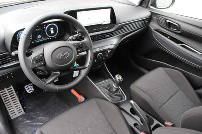 Car image 9