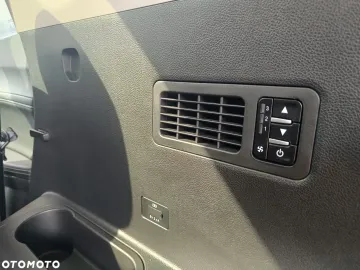 Car image 34