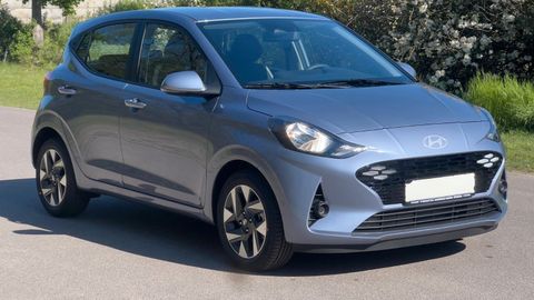 Car image 2
