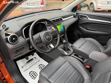 Car image 13