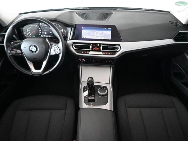 BMW 320d Touring xDrive 140 kW image number 11