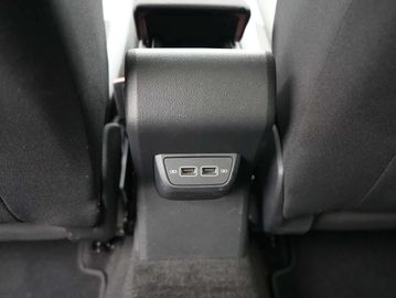 Car image 33