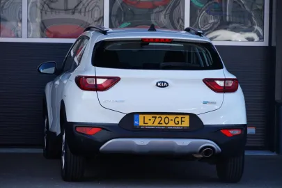 Car image 30