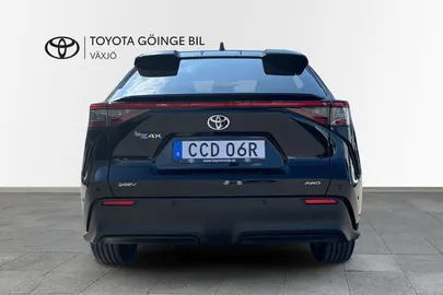 Car image 3
