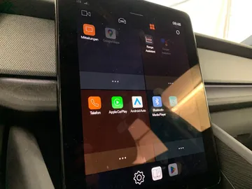 Car image 17