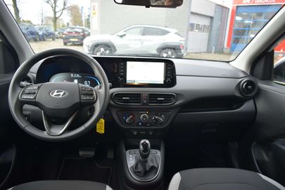 Car image 23