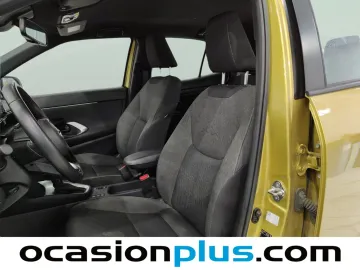 Car image 10