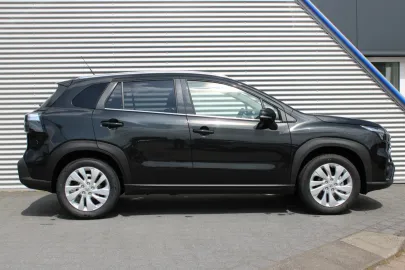 Car image 4
