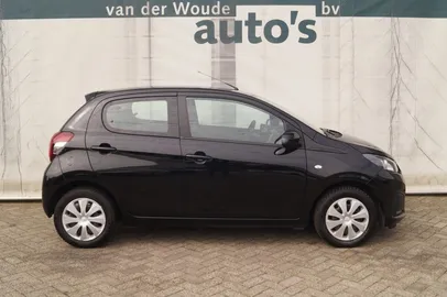 Car image 3