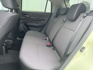 Car image 30