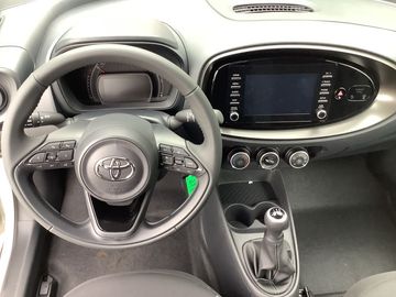 Car image 9