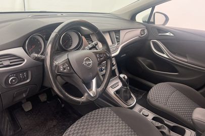 Car image 11