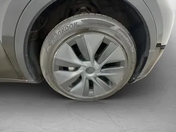 Car image 35