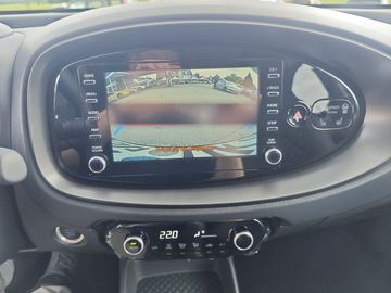 Car image 11