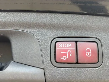 Car image 34