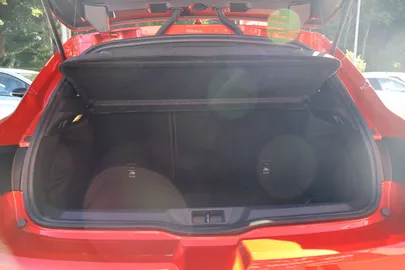 Car image 32
