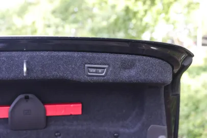 Car image 36