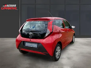 Car image 15