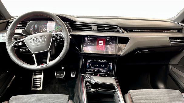 Audi Q8 55 quattro e-tron S-line Sportback 304 kW image number 14