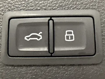 Car image 35