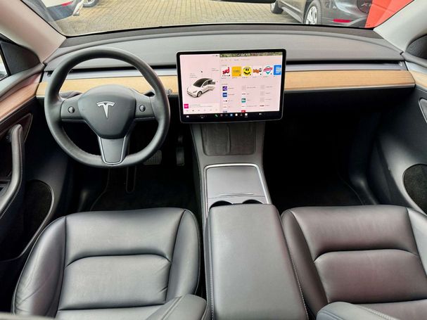 Tesla Model Y Long Range AWD 378 kW image number 12