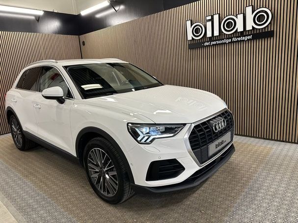 Audi Q3 TFSIe S tronic 180 kW image number 1