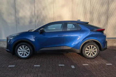 Car image 5