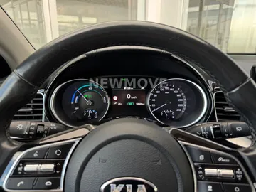 Car image 24