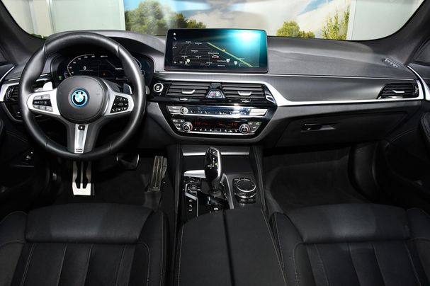 BMW 530 Touring xDrive 215 kW image number 7