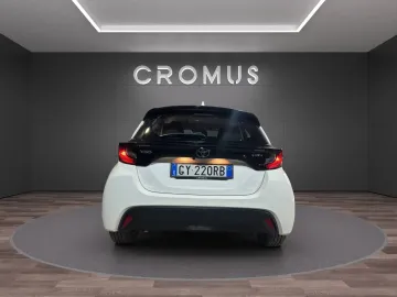 Car image 5