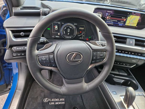 Lexus UX 300e 150 kW image number 15