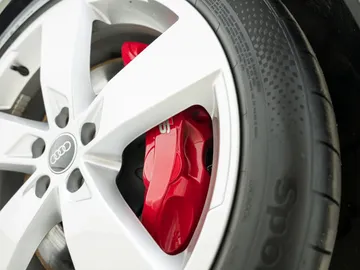 Car image 23
