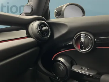 Car image 40