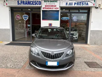 Car image 3