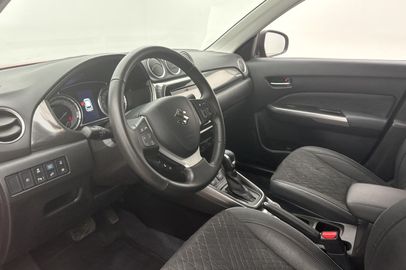 Car image 11