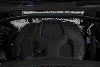 Car image 38