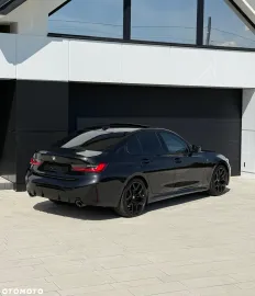 Car image 40