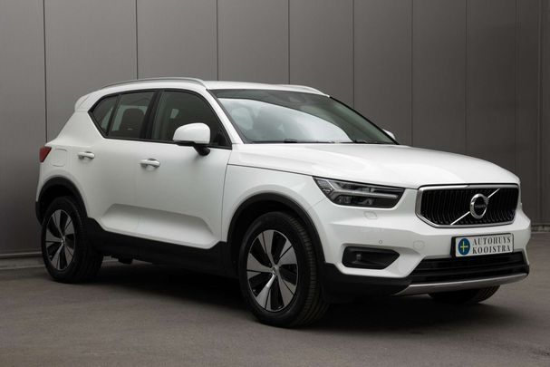 Volvo XC40 B4 Momentum 145 kW image number 2