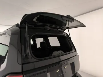 Car image 37