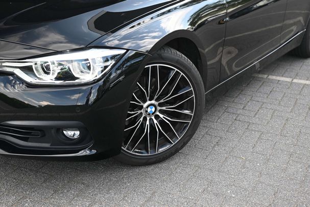 BMW 320i Touring 135 kW image number 18