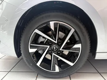 Car image 31