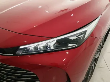 Car image 25