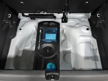 Car image 32