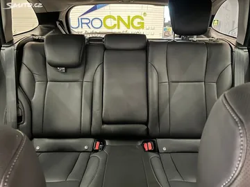 Car image 32