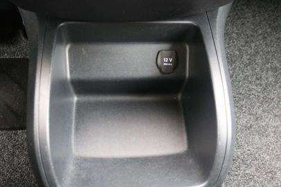 Car image 30